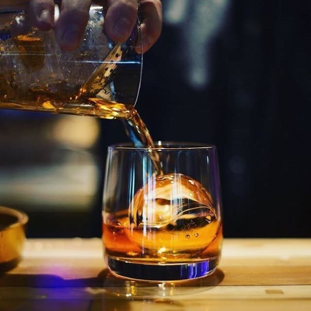 Icemedal Crystal Crystal Ball Ice Make Machine Untuk Whiskey / Cocktail / Wain
